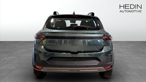 Vehicle Image 7