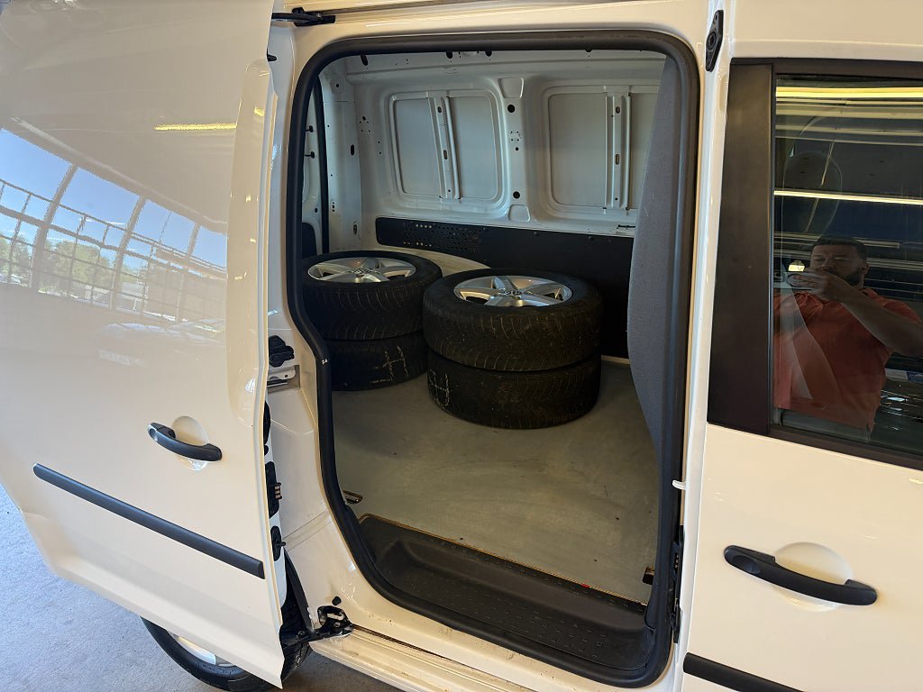 Vehicle Image 9