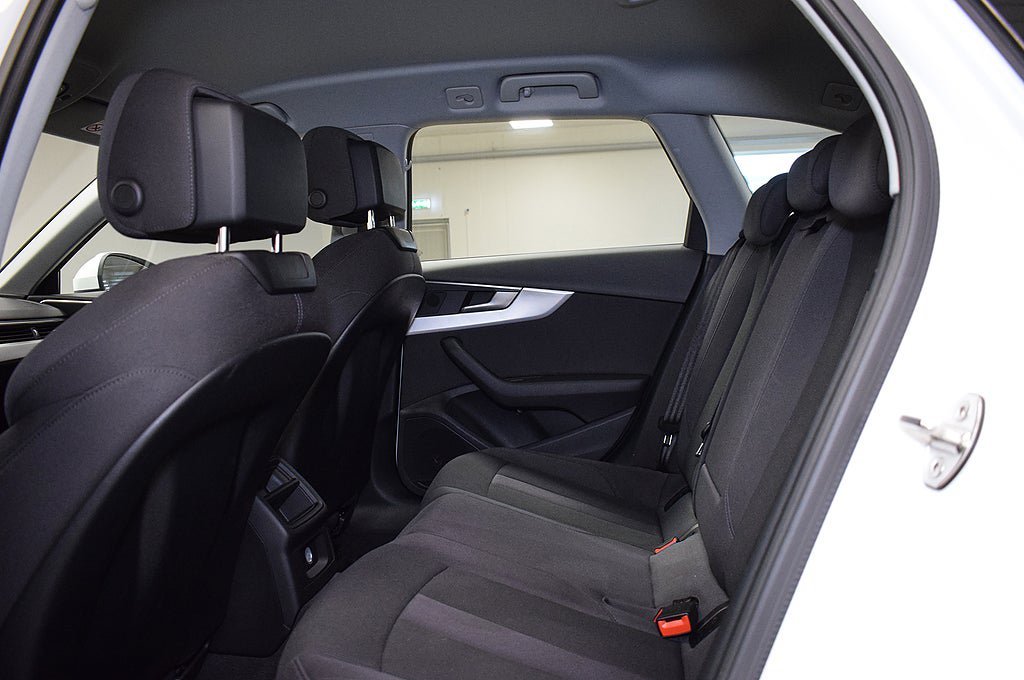 Vehicle Image 19