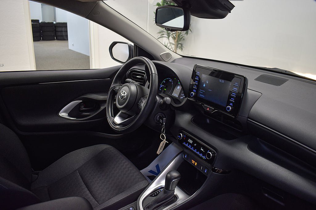 Vehicle Image 10