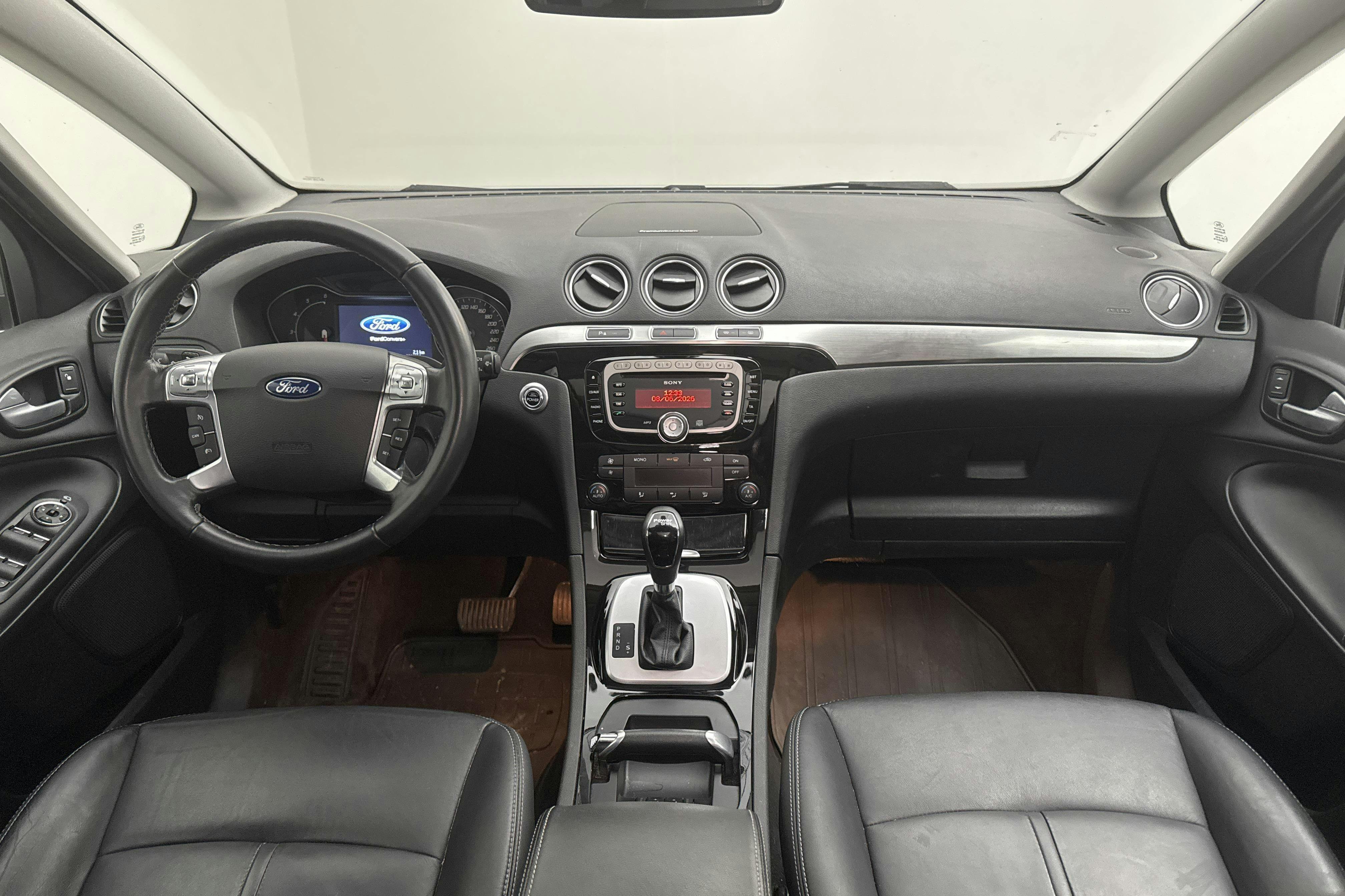 Vehicle Image 6