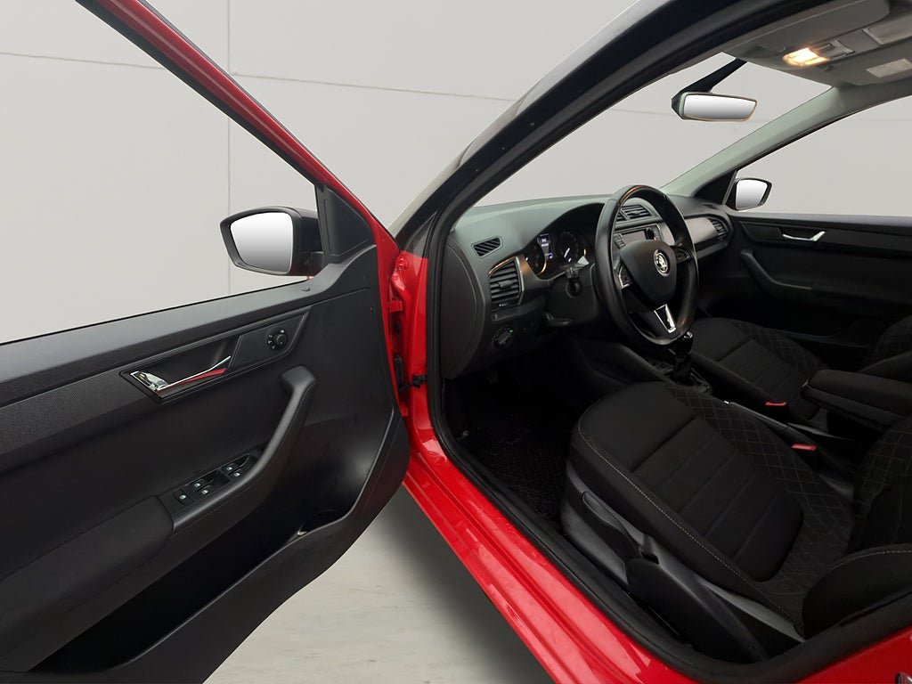 Vehicle Image 10