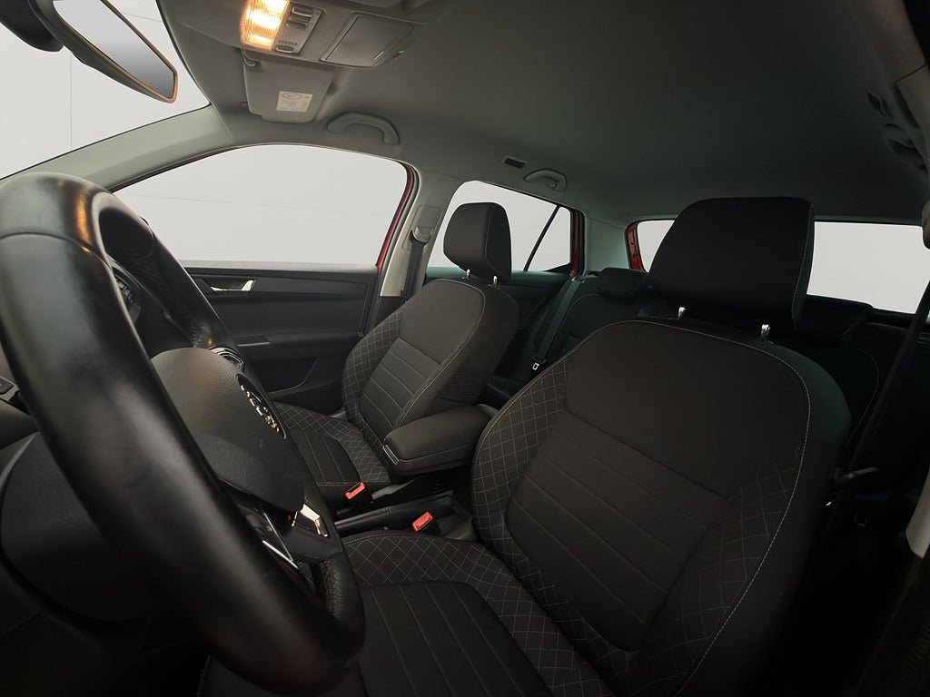 Vehicle Image 11