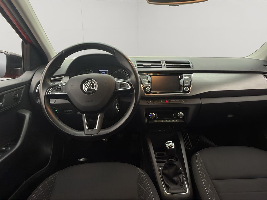 Vehicle Image 12