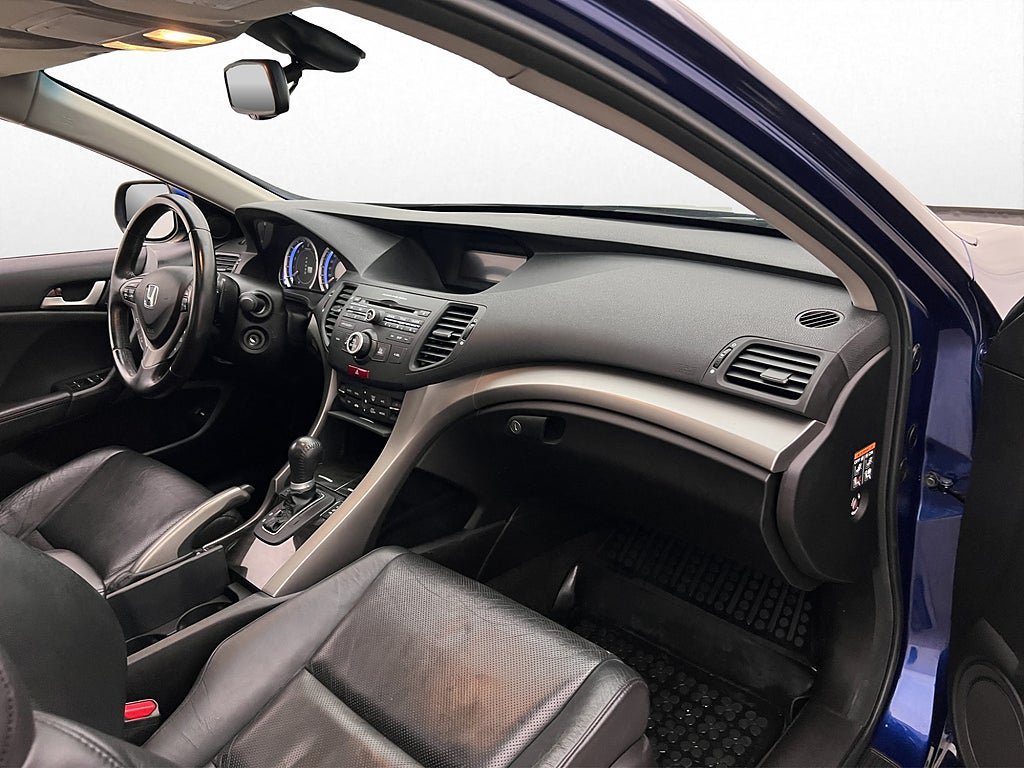 Vehicle Image 26