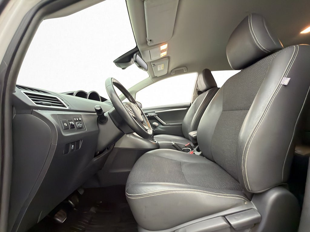 Vehicle Image 11