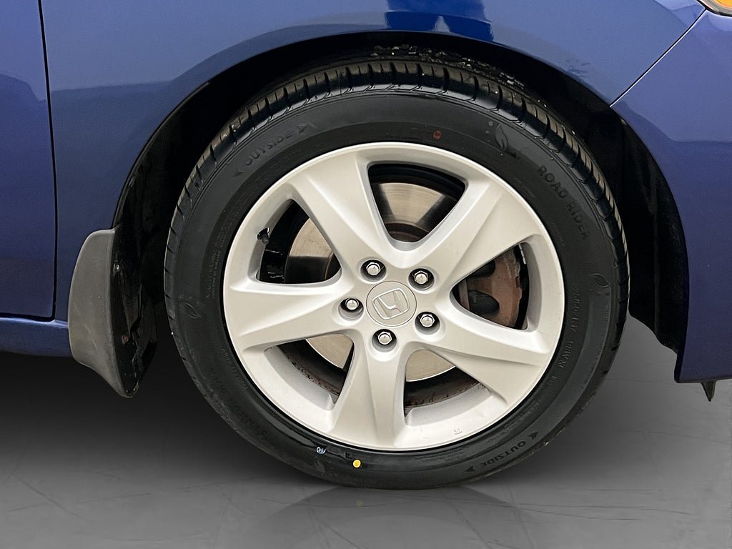 Vehicle Image 32