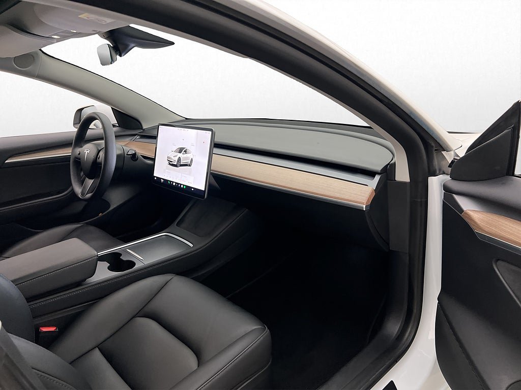 Vehicle Image 21