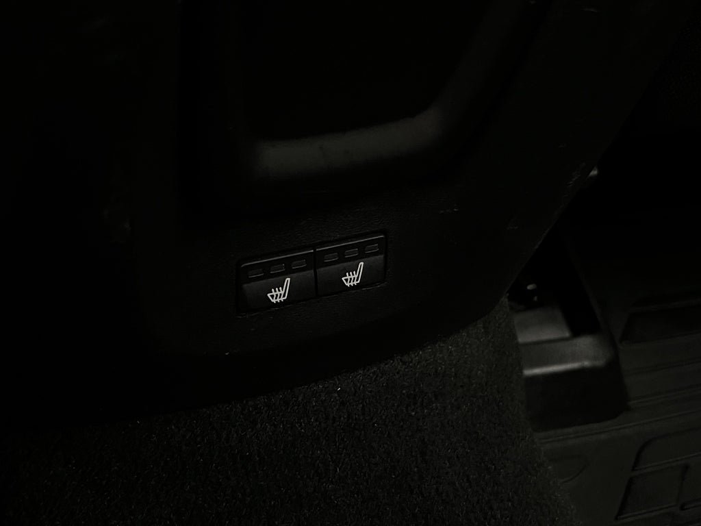 Vehicle Image 24