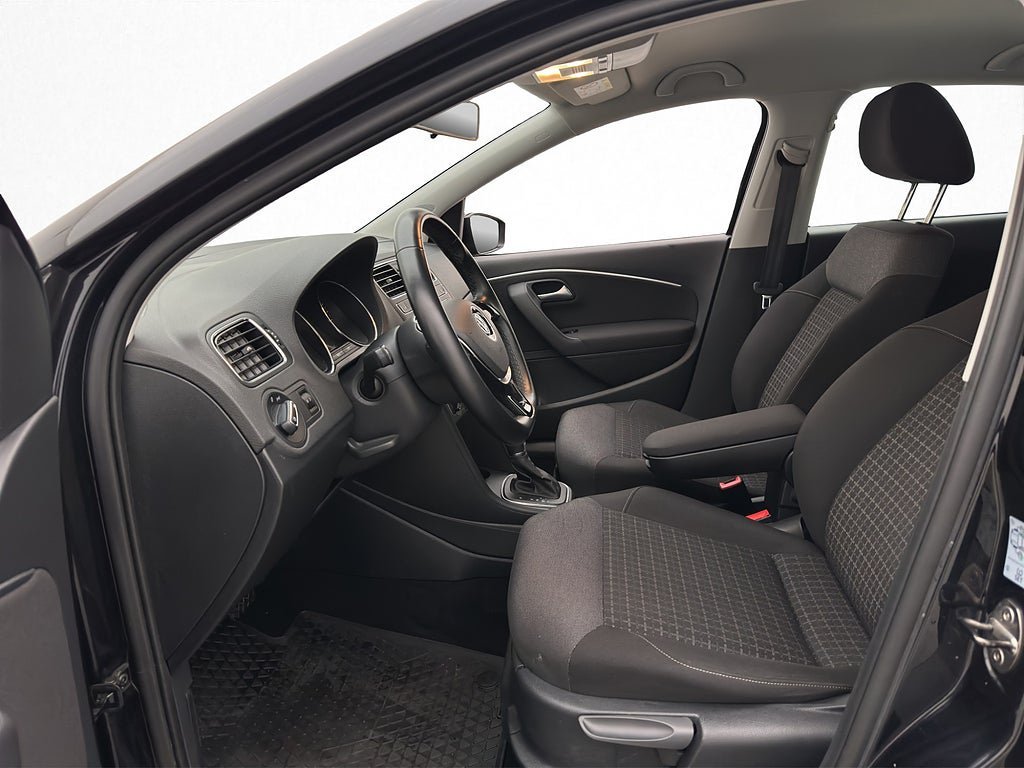 Vehicle Image 9