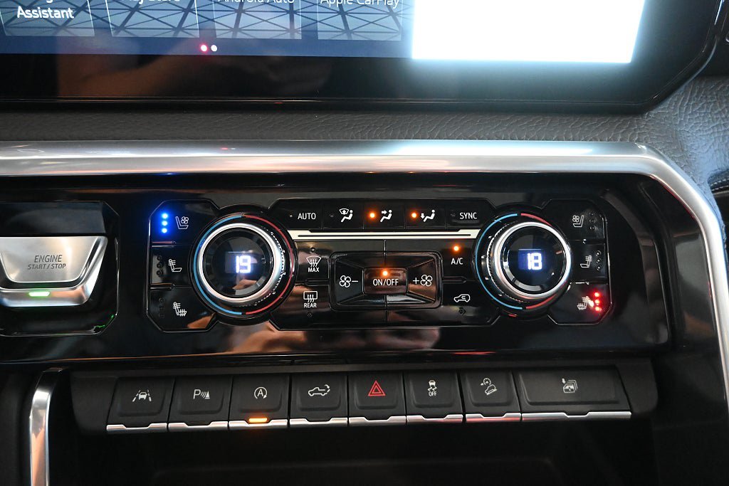 Vehicle Image 28