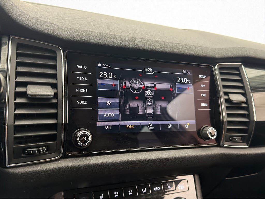Vehicle Image 18
