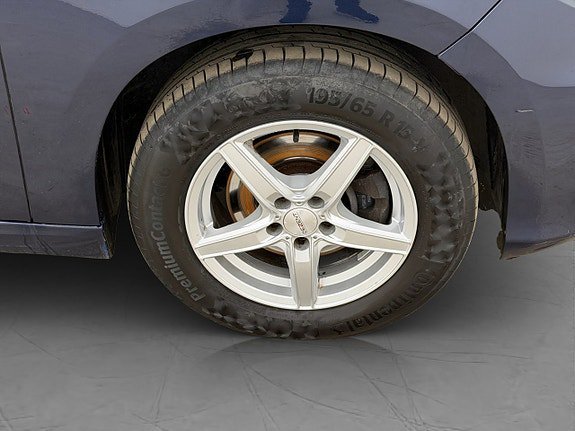 Vehicle Image 23