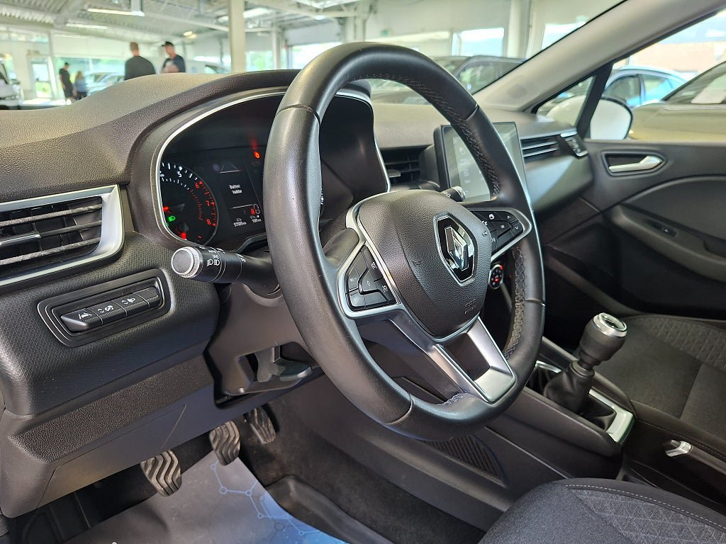 Vehicle Image 12