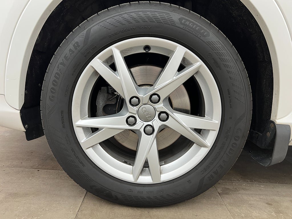 Vehicle Image 17