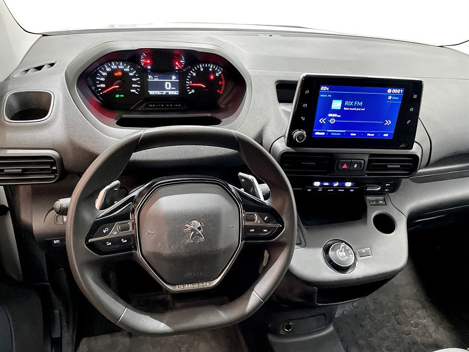 Vehicle Image 9