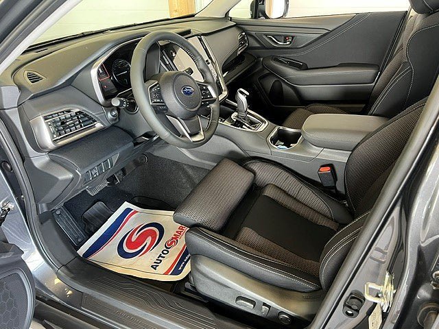 Vehicle Image 12