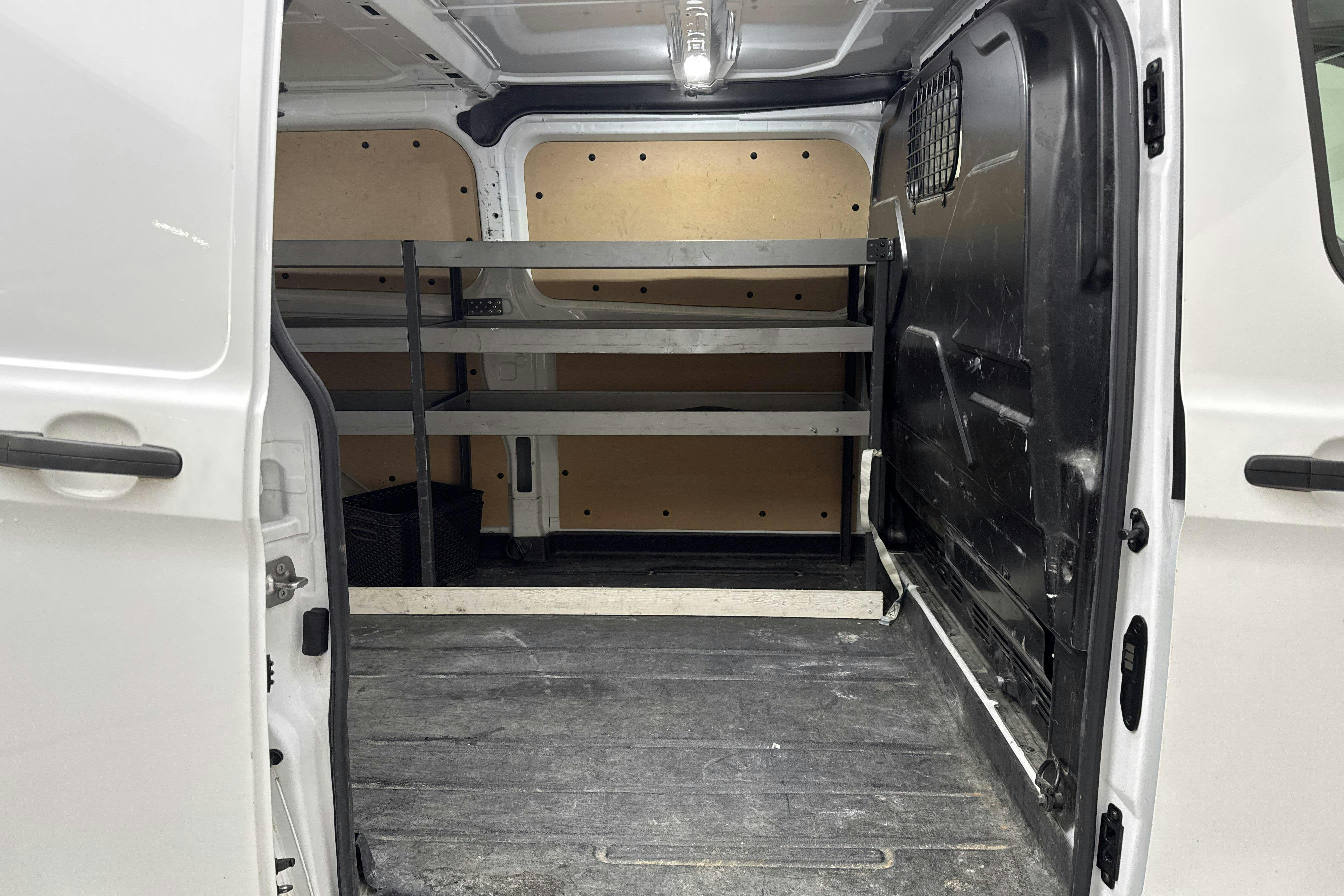 Vehicle Image 8