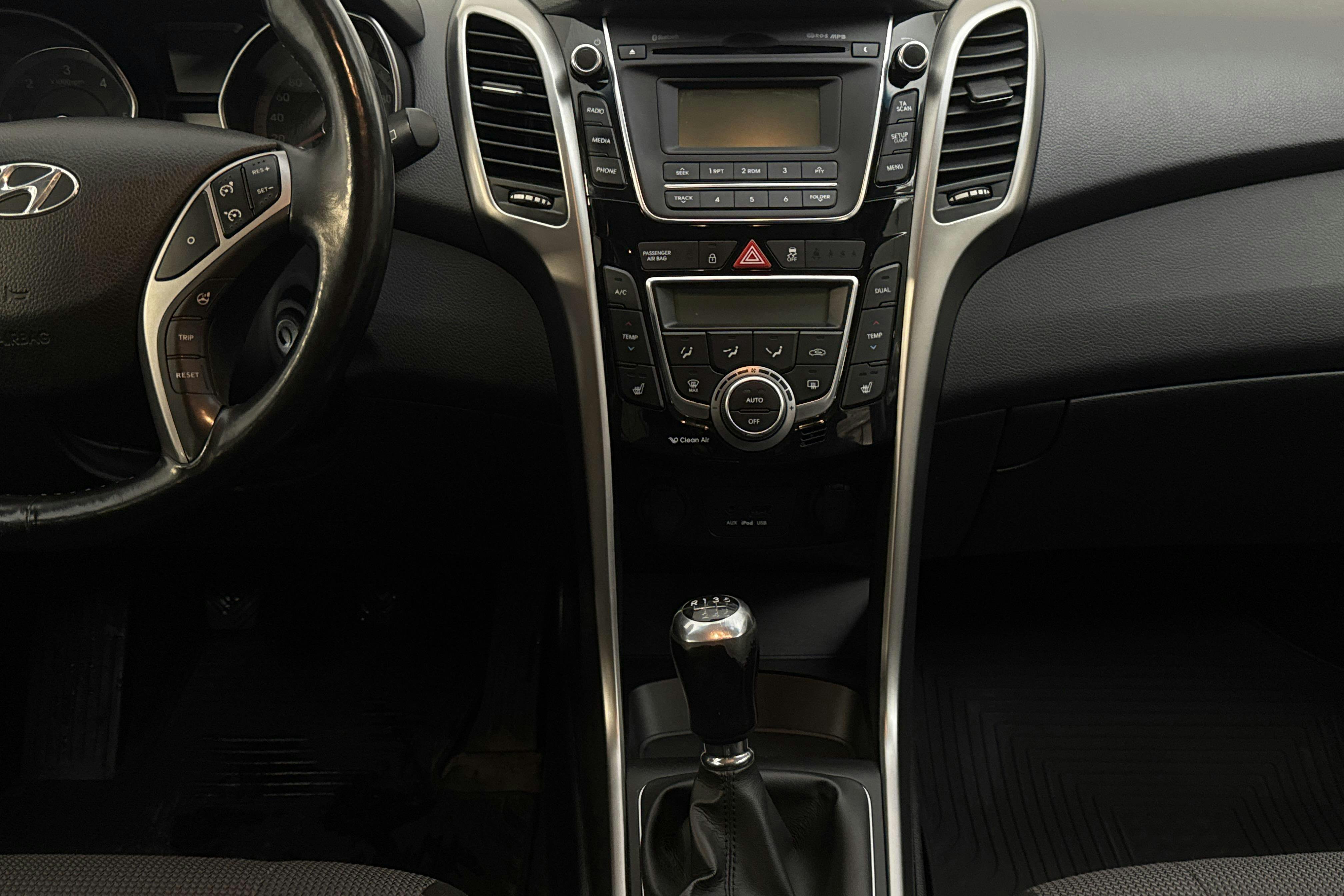 Vehicle Image 13