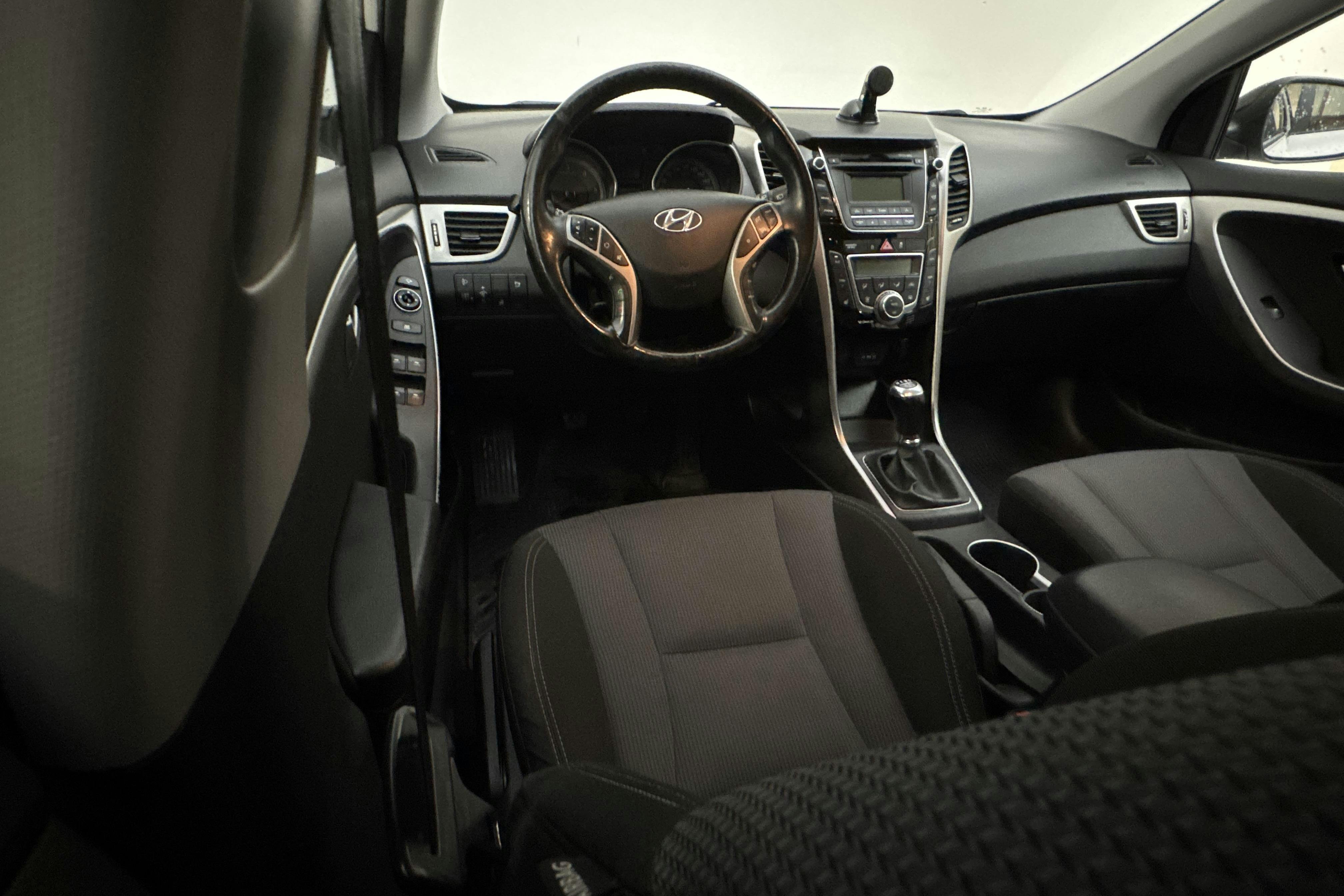 Vehicle Image 15