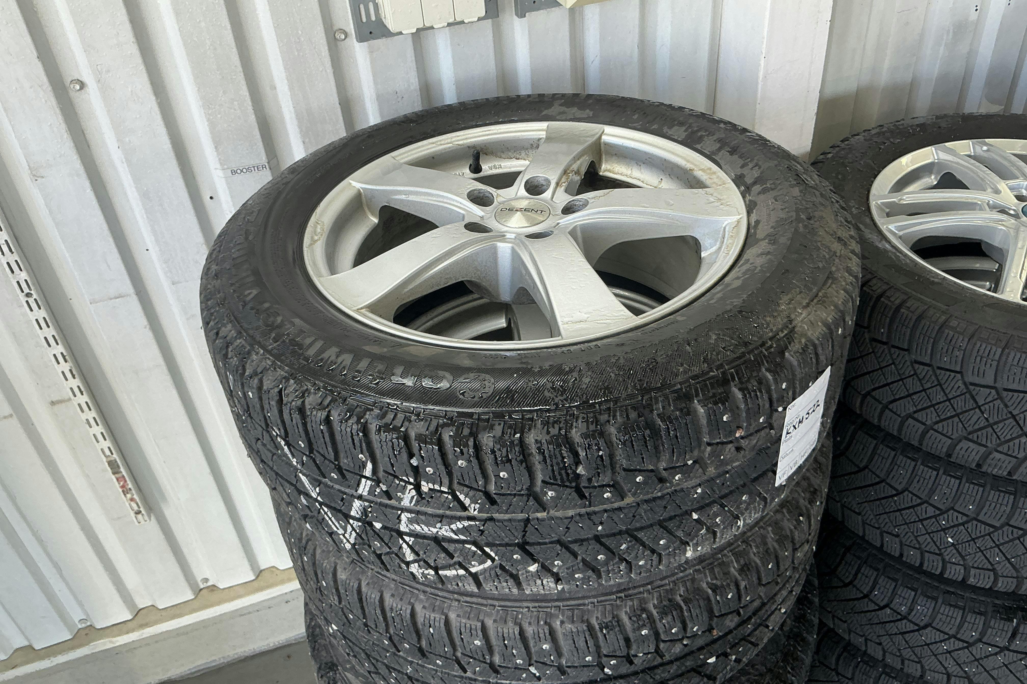 Vehicle Image 12