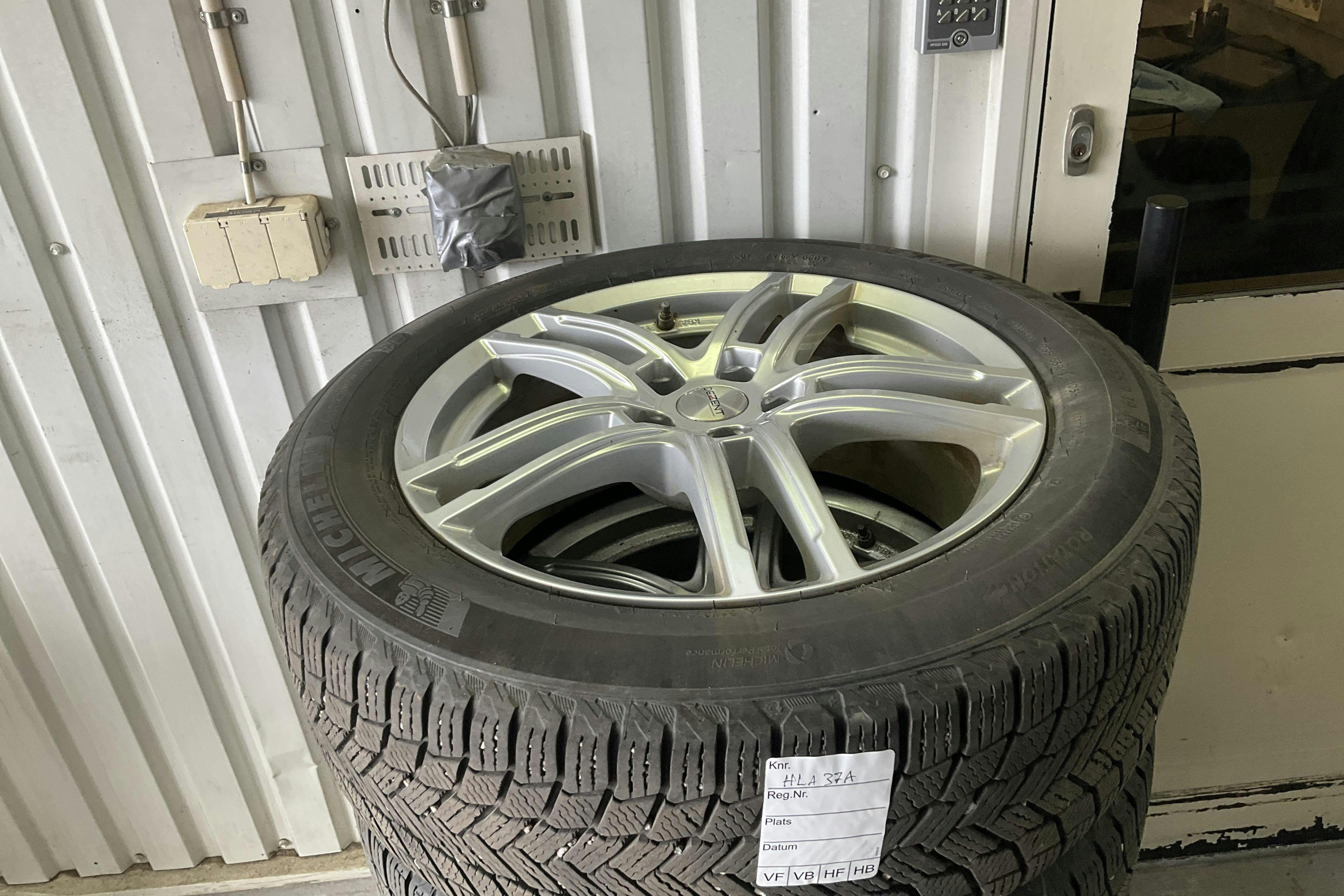 Vehicle Image 15