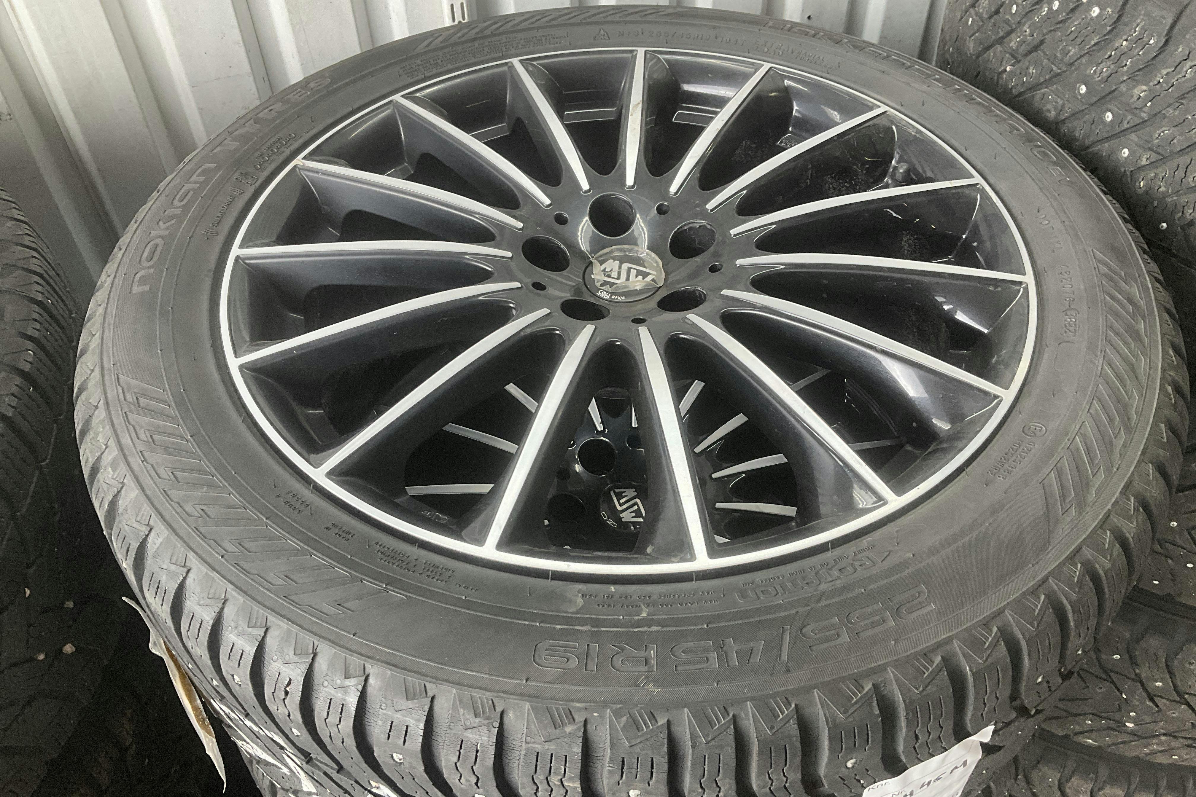 Vehicle Image 17