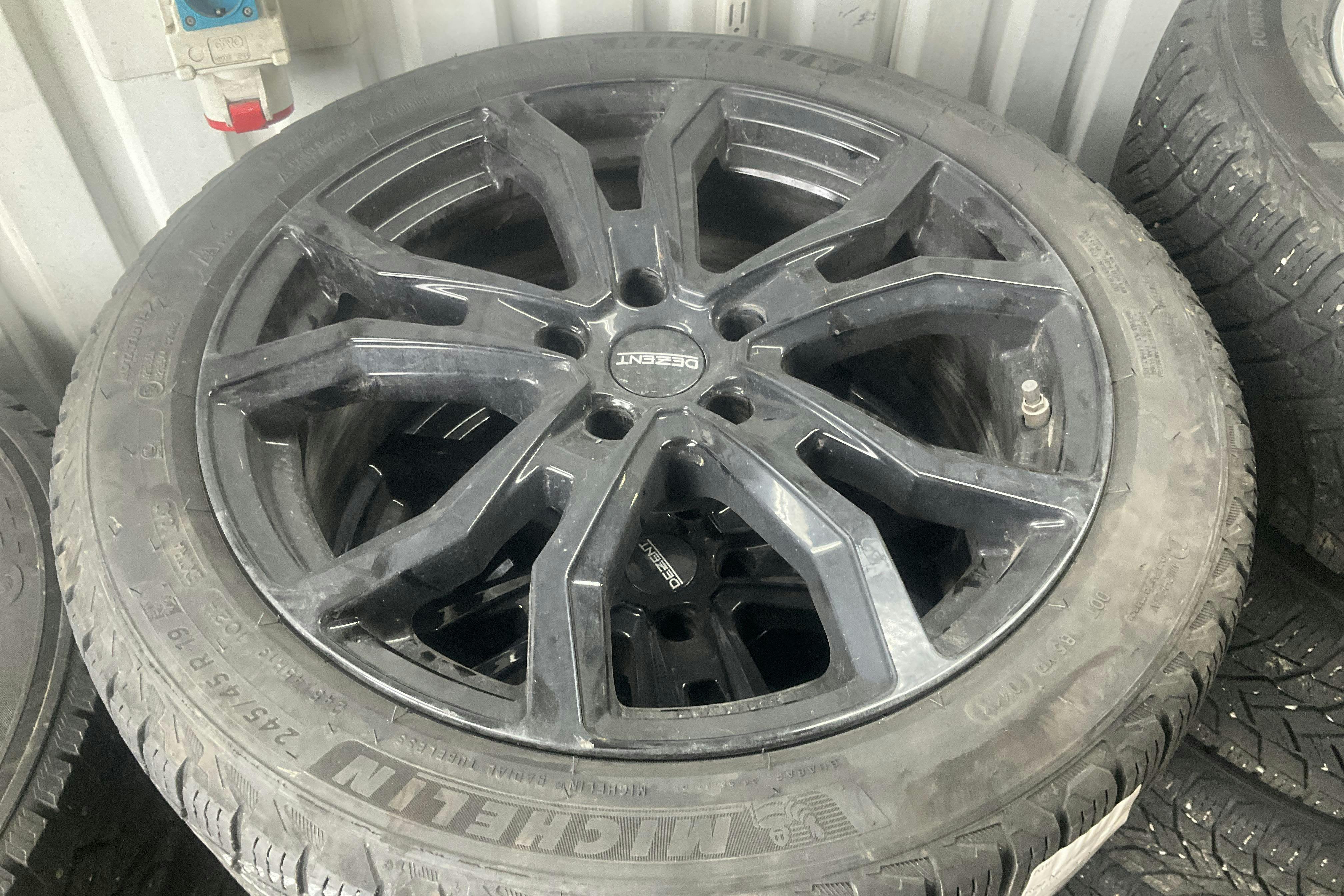 Vehicle Image 17