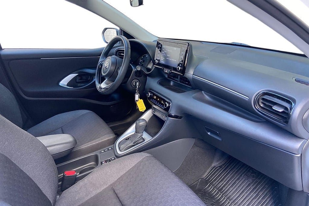 Vehicle Image 7