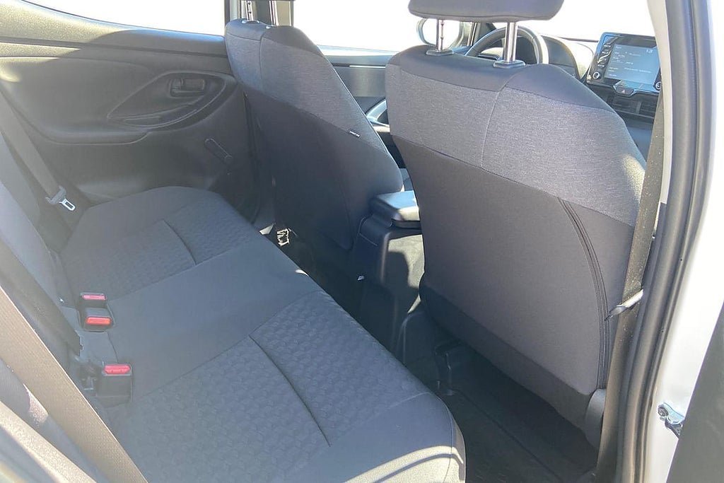 Vehicle Image 9