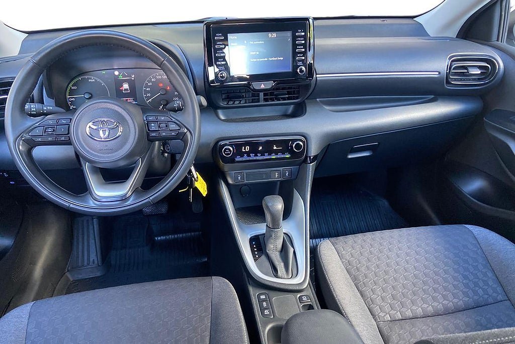 Vehicle Image 10