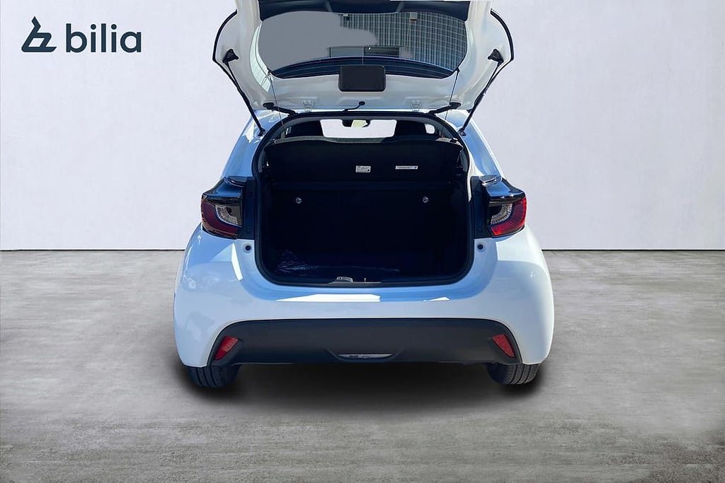 Vehicle Image 12