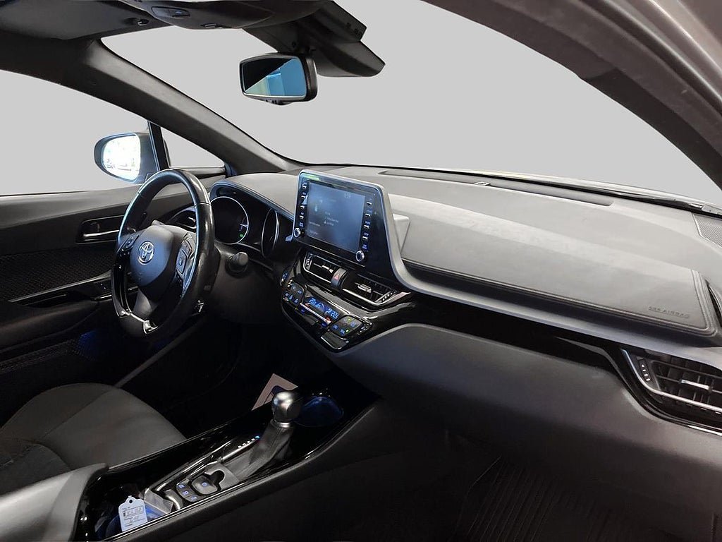 Vehicle Image 10