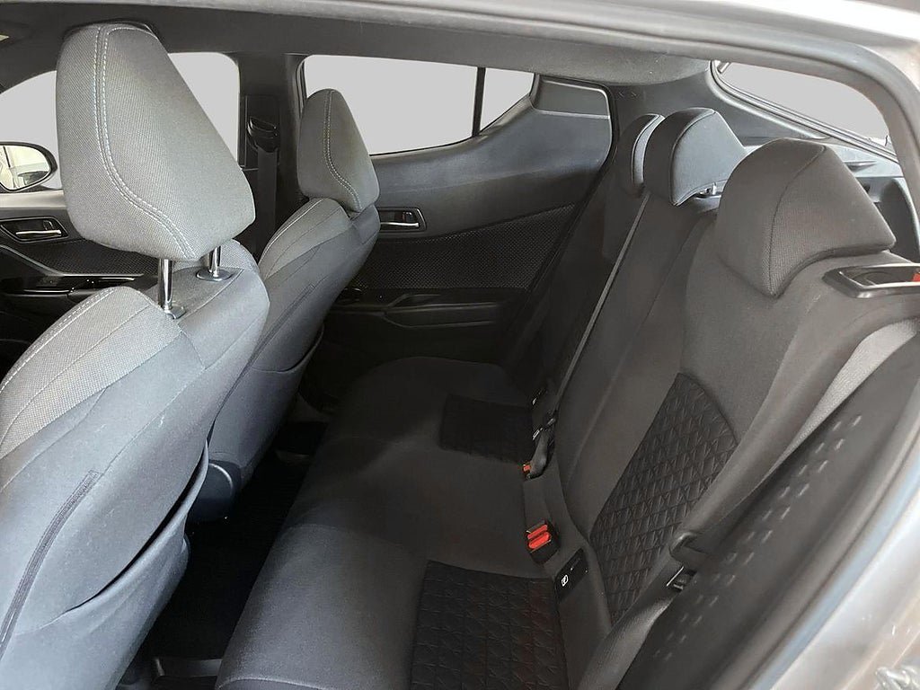 Vehicle Image 11