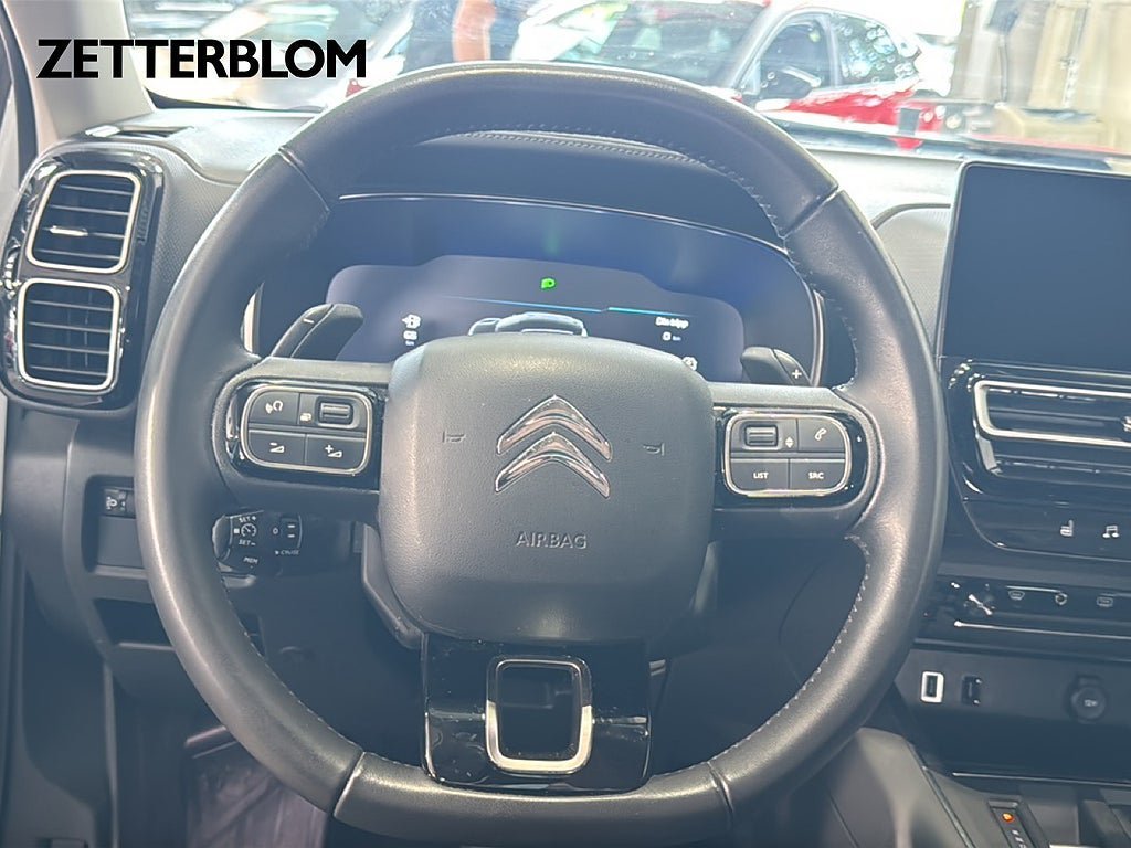 Vehicle Image 12