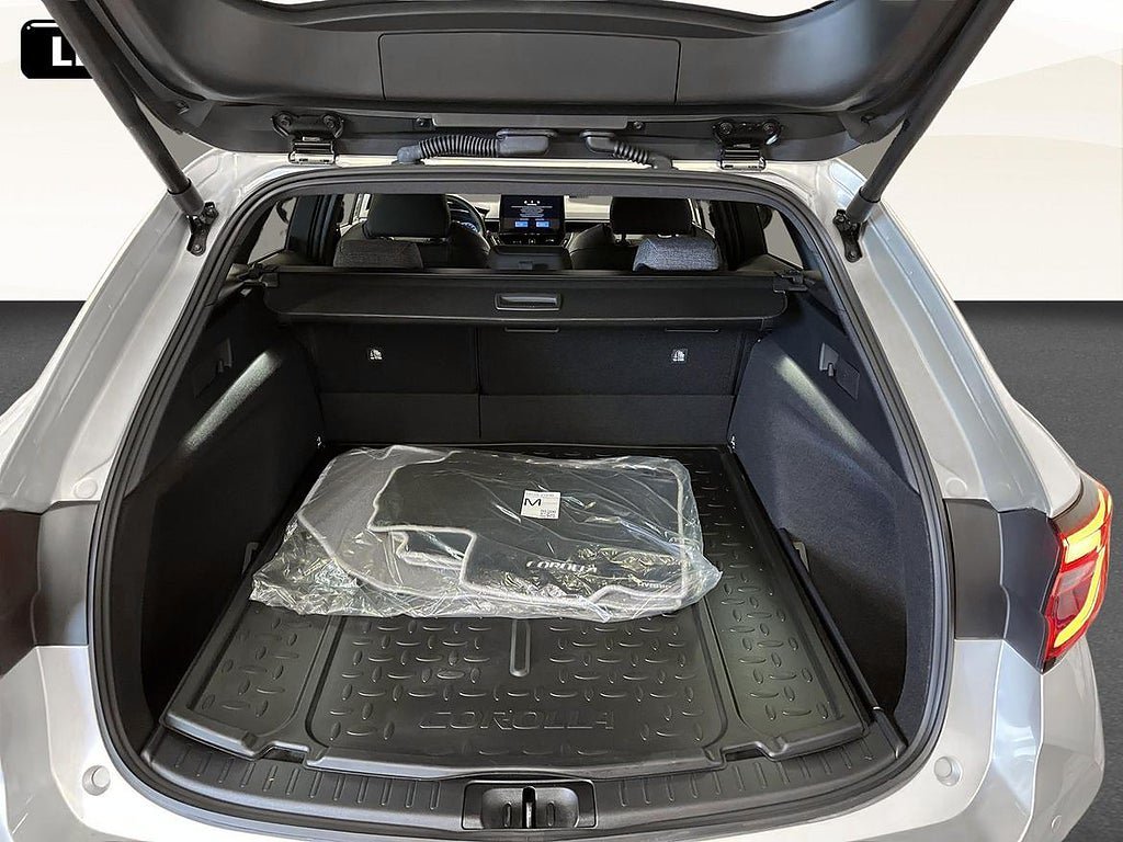 Vehicle Image 12