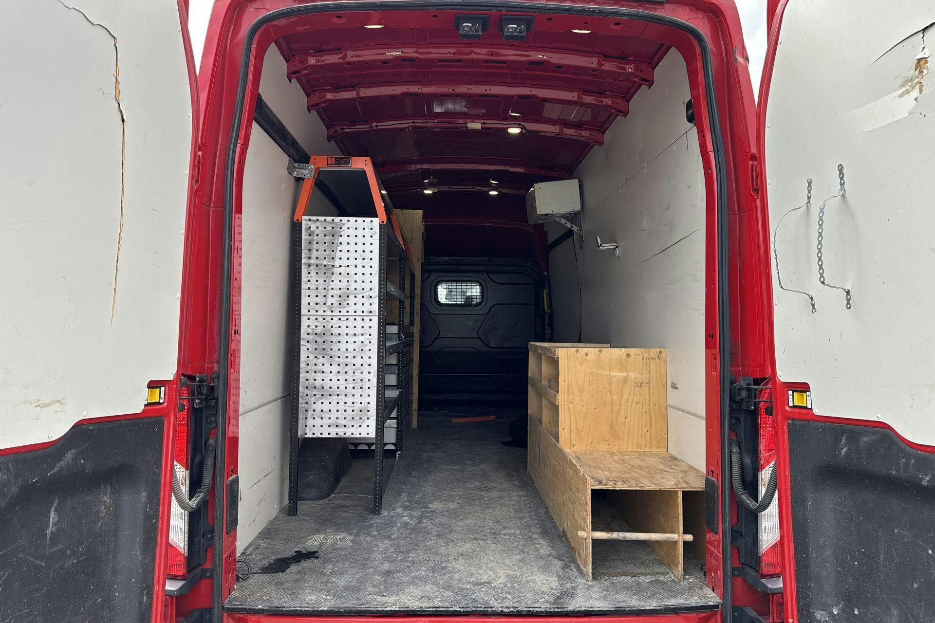 Vehicle Image 9