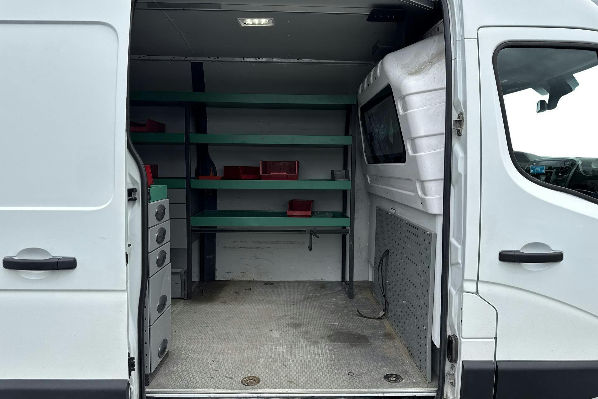 Vehicle Image 8
