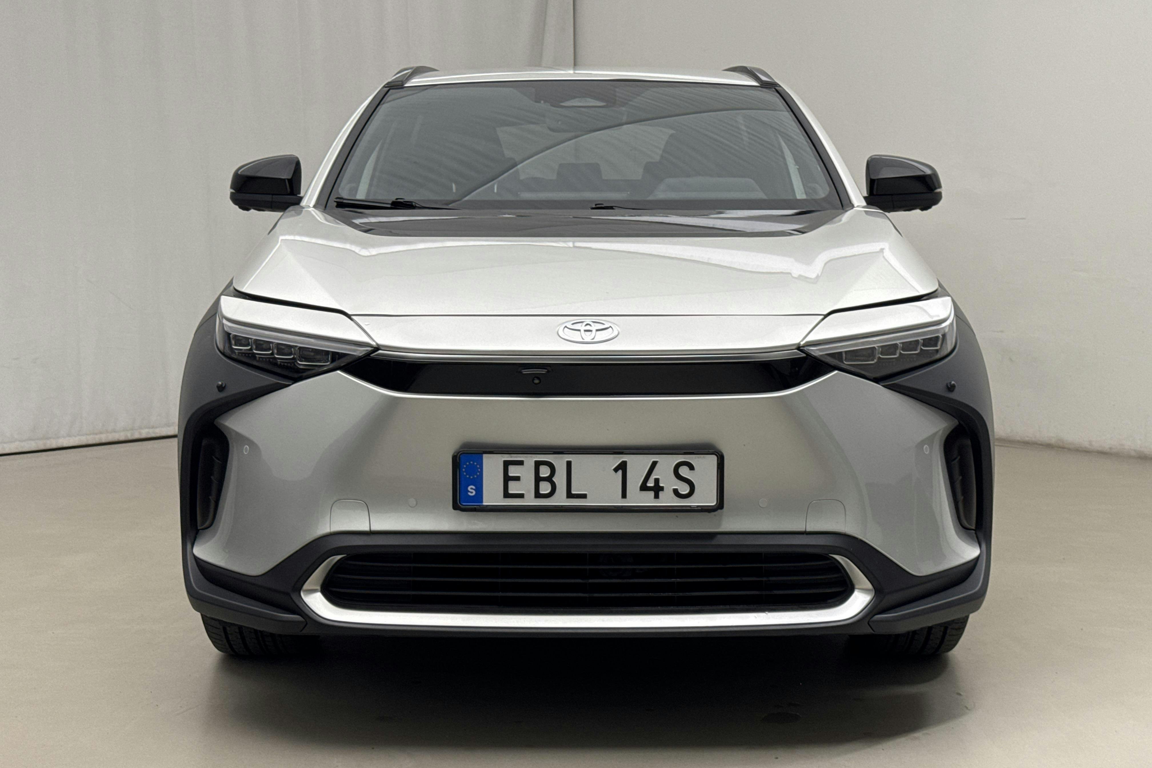 Vehicle Image 4