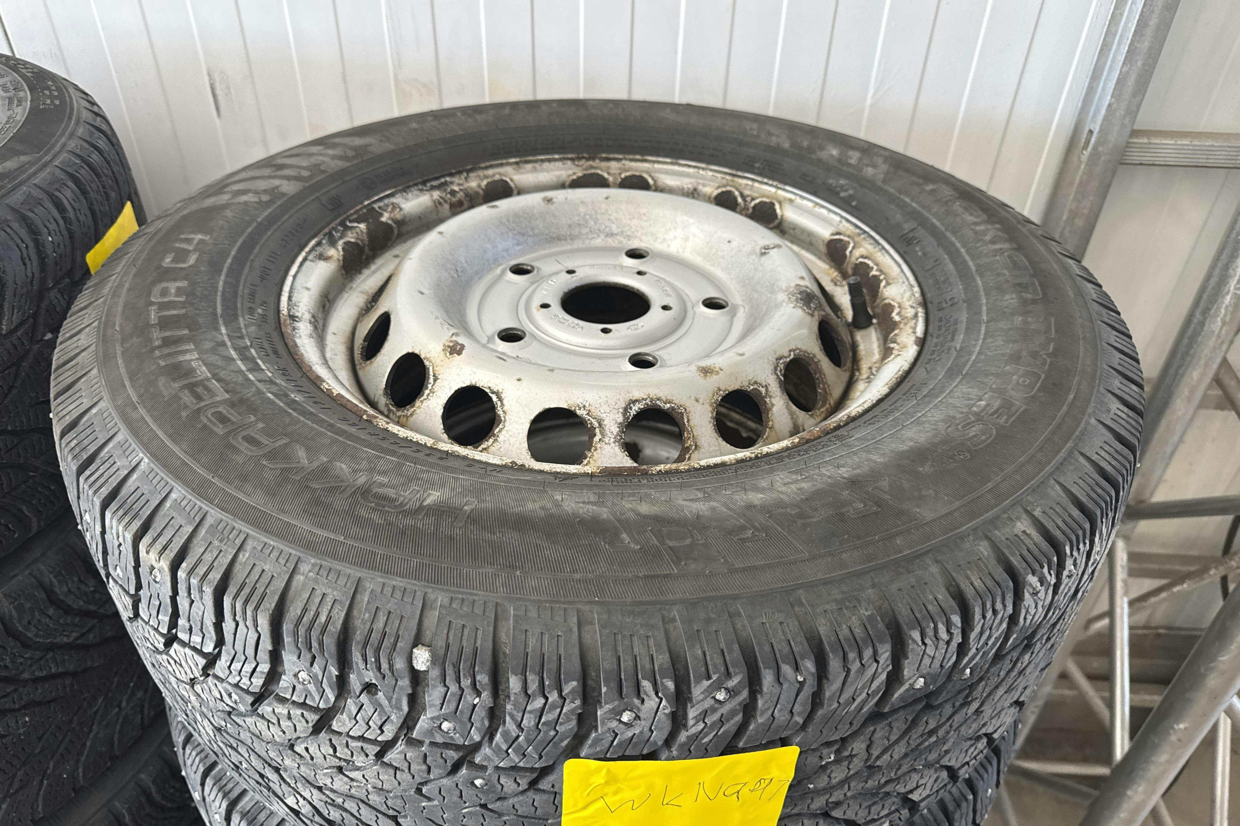 Vehicle Image 15