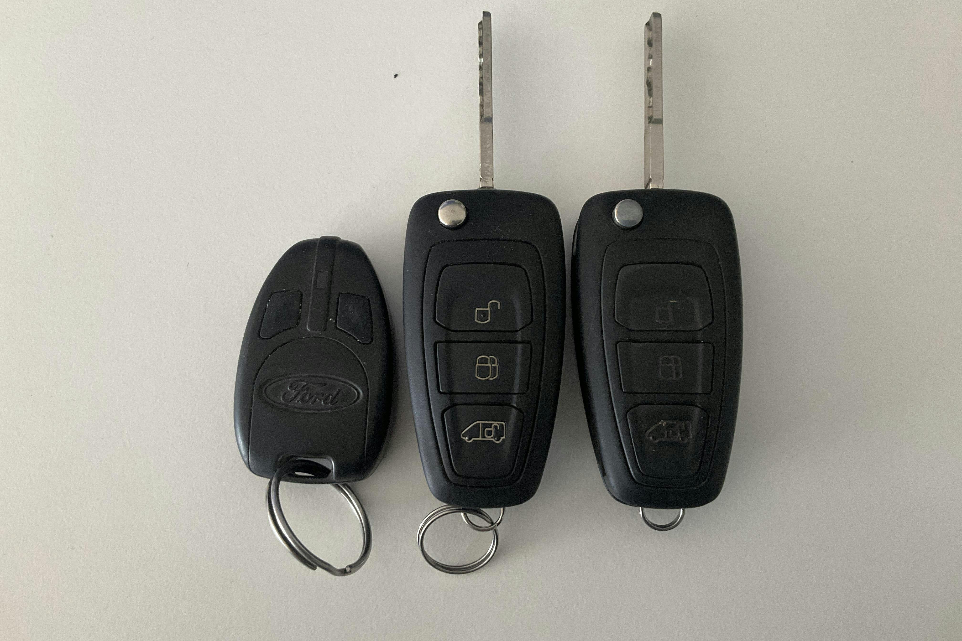 Vehicle Image 16