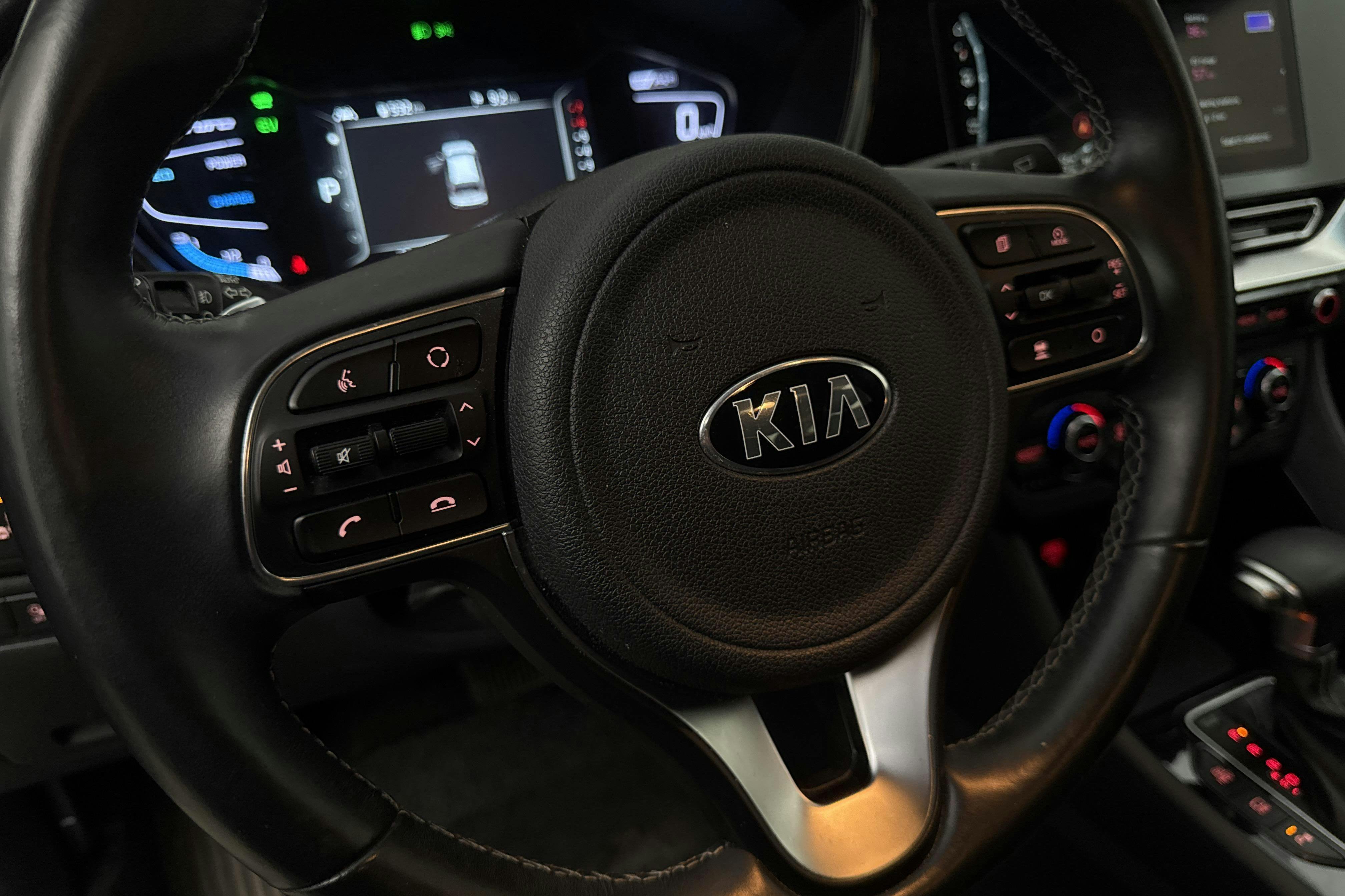 Vehicle Image 15