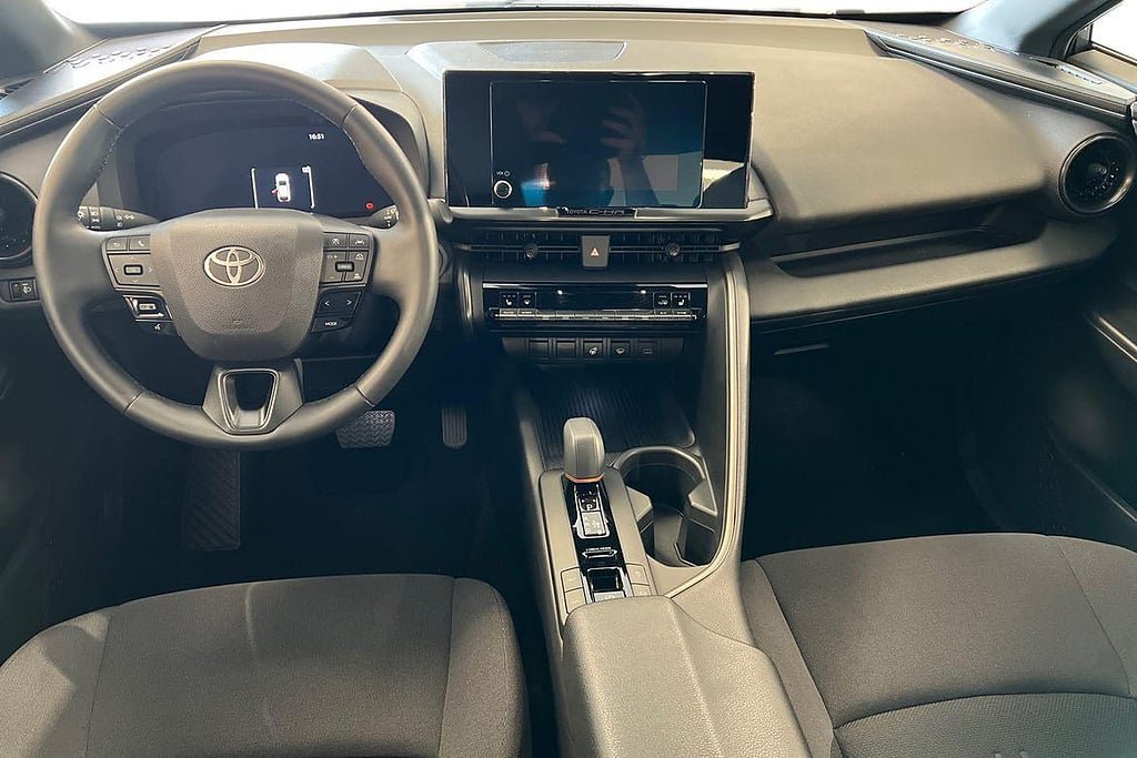 Vehicle Image 10