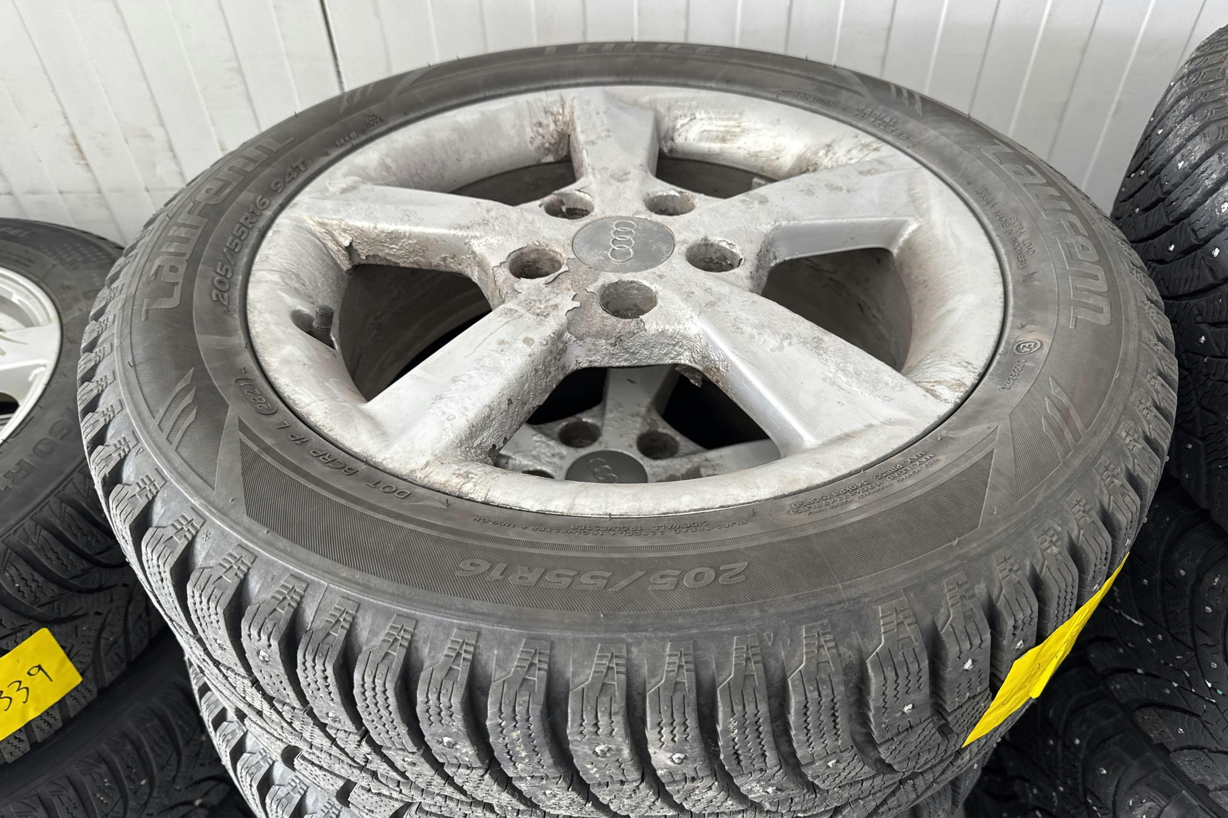Vehicle Image 14