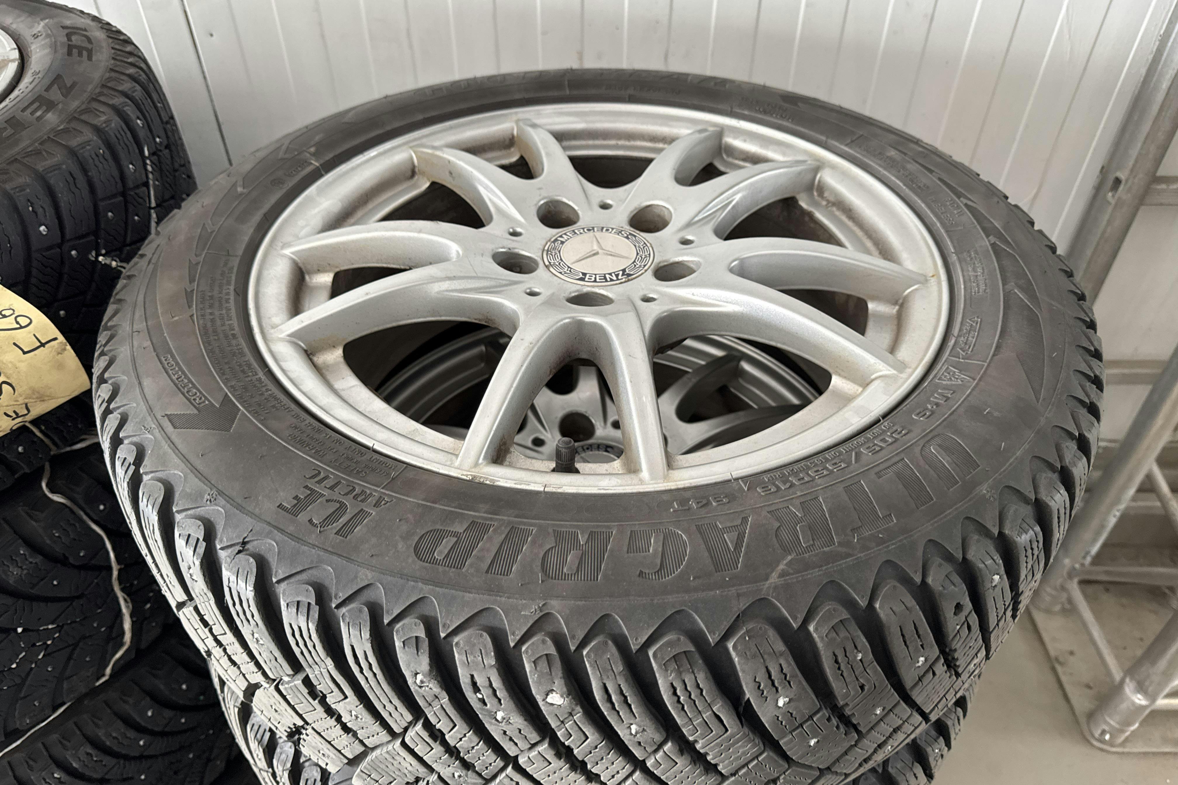 Vehicle Image 15