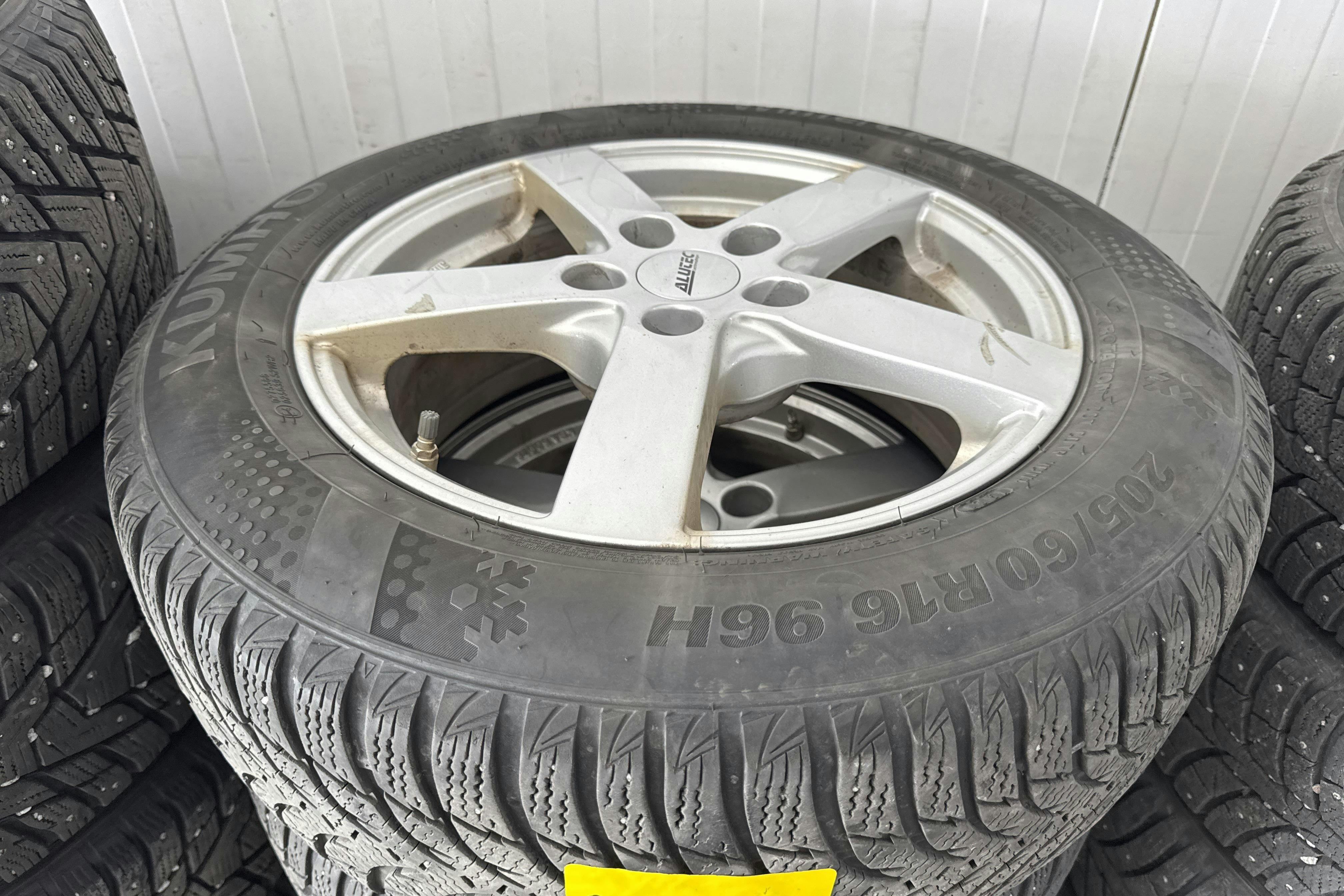Vehicle Image 19