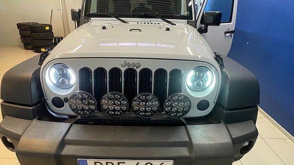 Vehicle Image 8