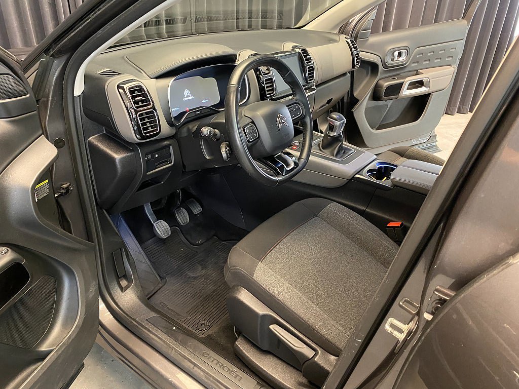 Vehicle Image 23