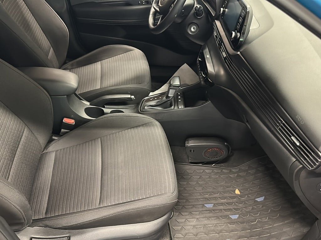 Vehicle Image 11