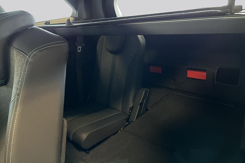 Vehicle Image 17